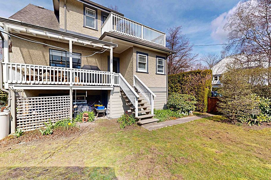 4402 W 12th Avenue Vancouver, BC - 2