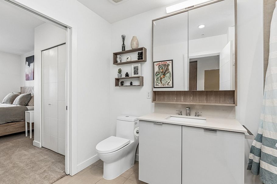 511 108 E 8th Street North Vancouver, BC - 18