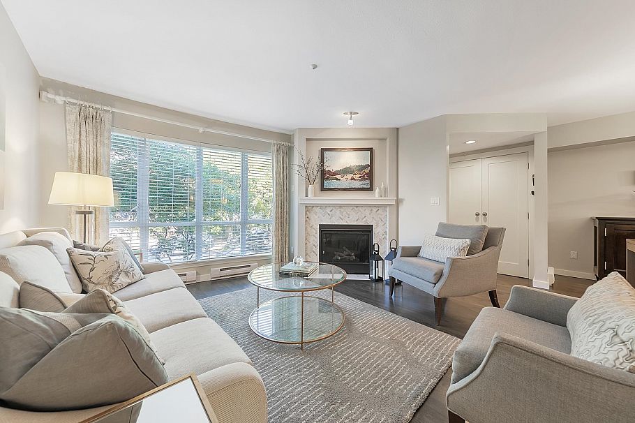 796 W 15th Avenue Vancouver, BC - 2