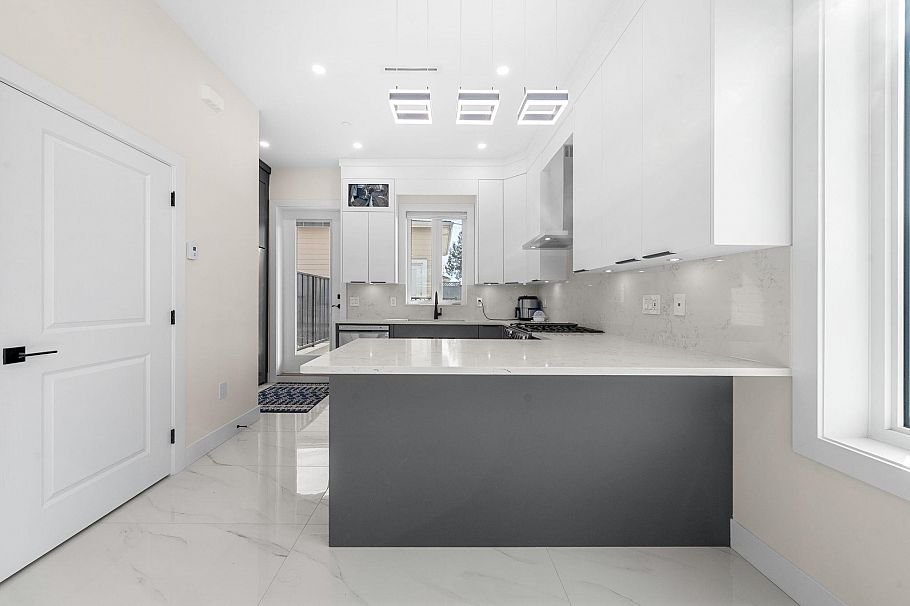 1548 E 41st Avenue Vancouver, BC - 23