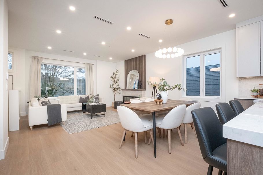 2 2667 E Pender Street Vancouver, BC - 5