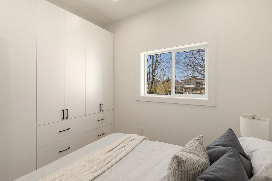 1 3506 E Pender Street Vancouver, BC - 19