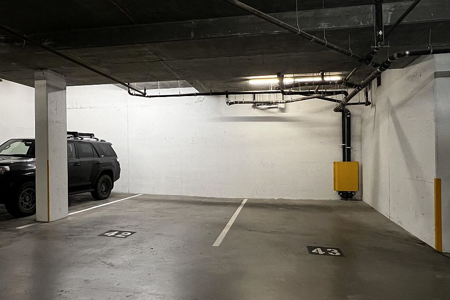 2420 Sasamat Street Vancouver, BC - 37