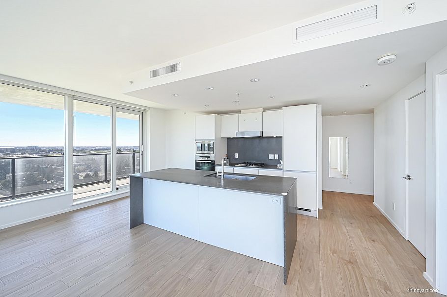 808 8555 Granville Street Vancouver, BC - 5