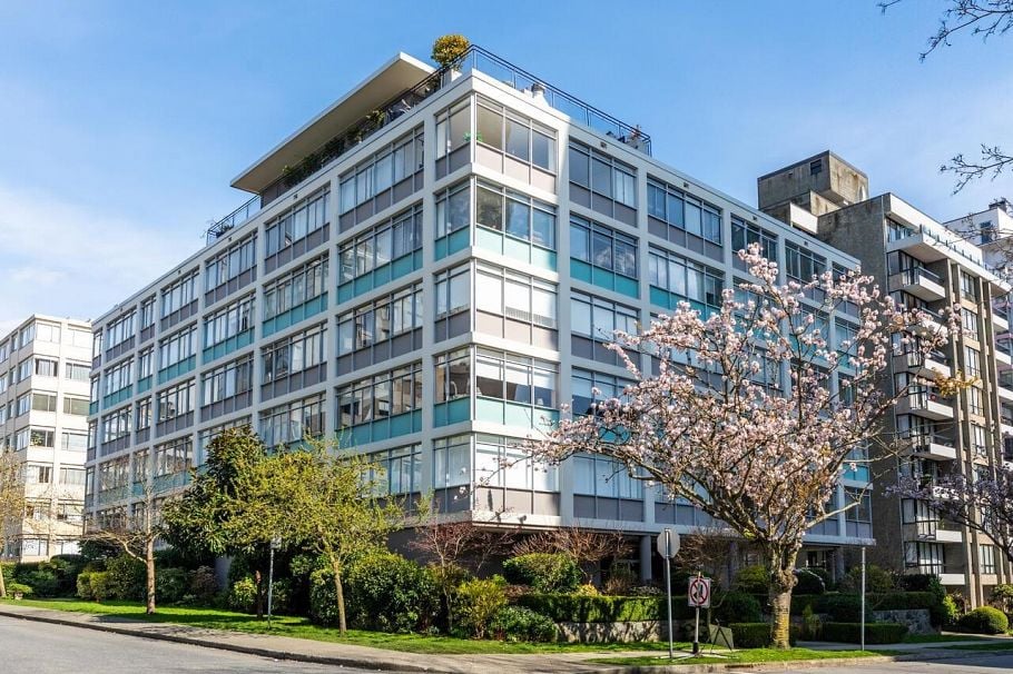 304 1975 Pendrell Street Vancouver, BC - 2