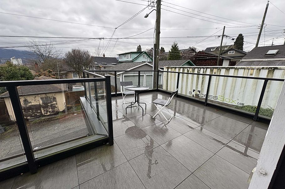 3429 Dundas Street Vancouver, BC - 6