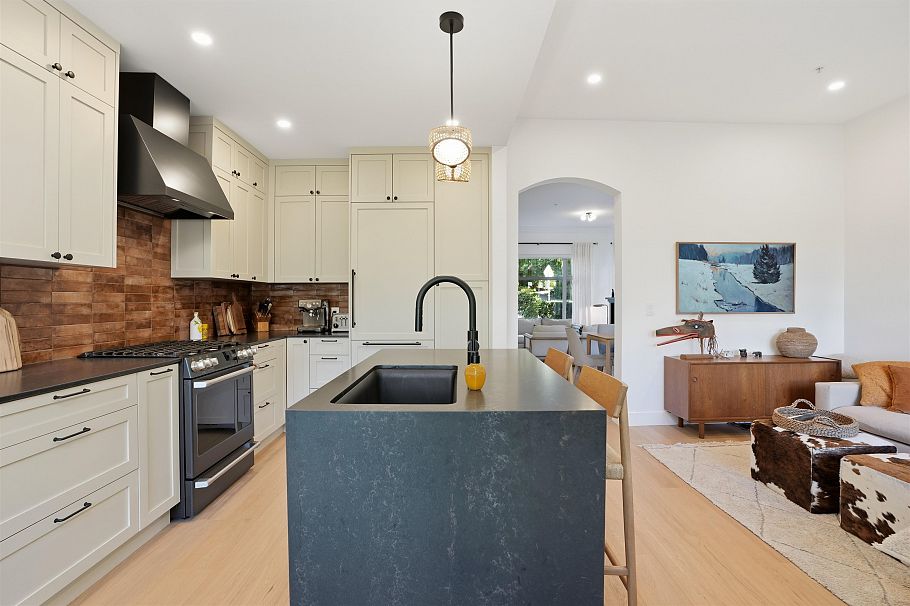 2039 W 33rd Avenue Vancouver, BC - 16