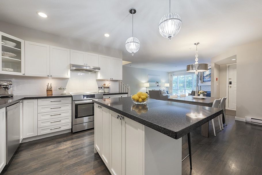 796 W 15th Avenue Vancouver, BC - 10