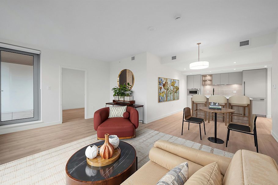 320 755 Harbourside Drive North Vancouver, BC - 2