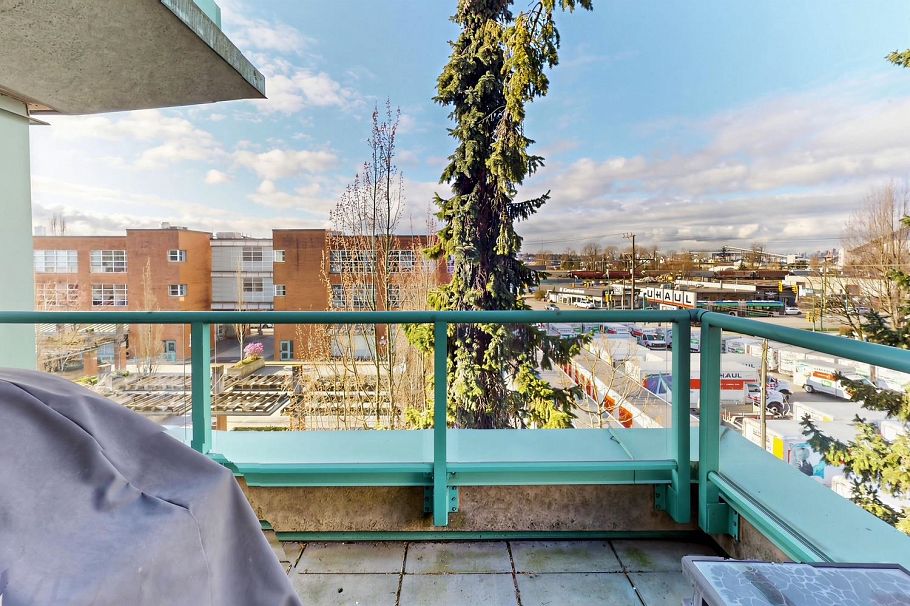 PH05 223 Mountain Highway North Vancouver, BC - 9