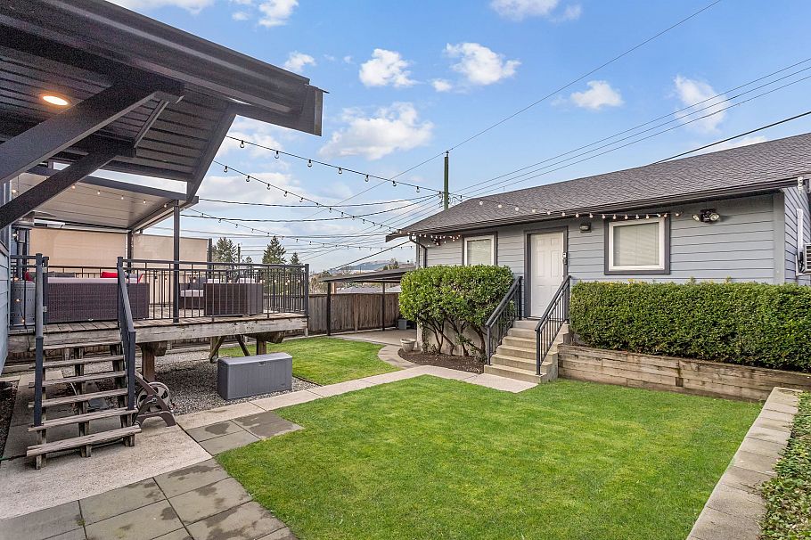 4219 Graveley Street Burnaby, BC - 32