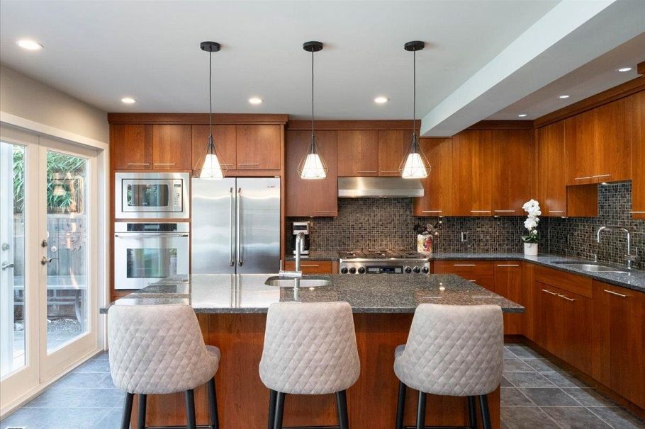 2864 Bushnell Place North Vancouver, BC - 3