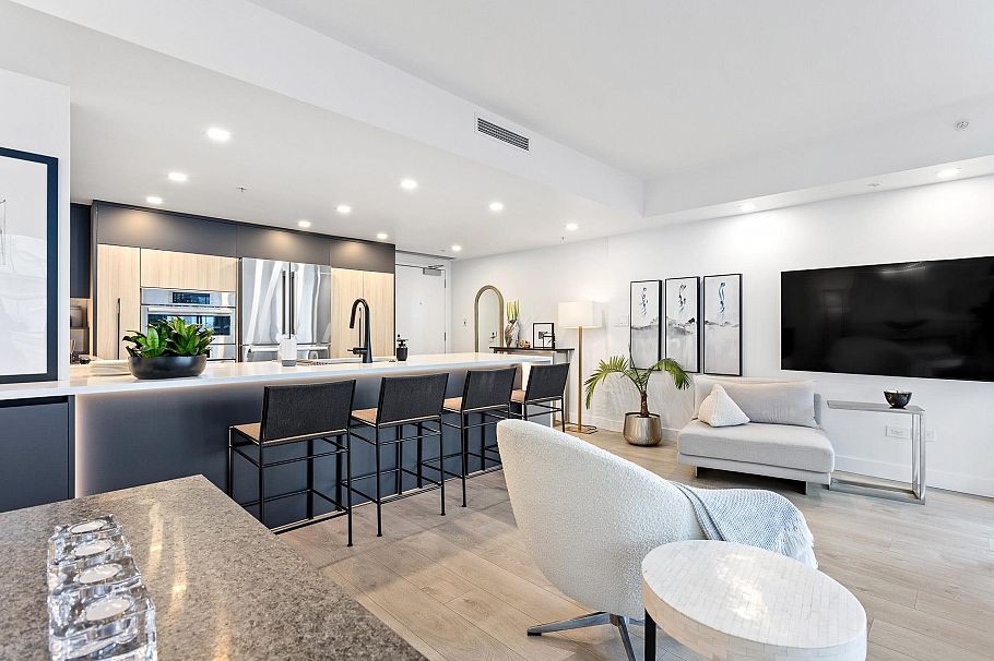 1604 1205 W Hastings Street Vancouver, BC - 3