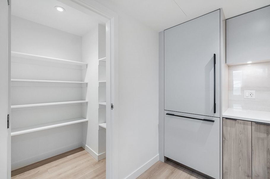 325 755 Harbourside Drive North Vancouver, BC - 12