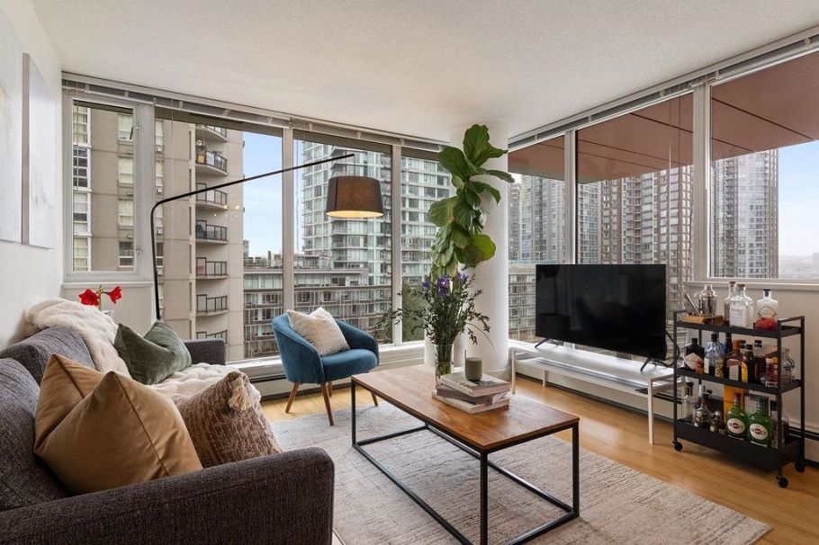 609 1325 Rolston Street Vancouver, BC - 2