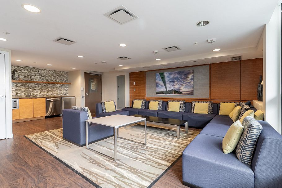 319 135 E 17th Street North Vancouver, BC - 30