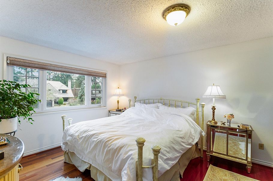 4171 Doncaster Way Vancouver, BC - 12