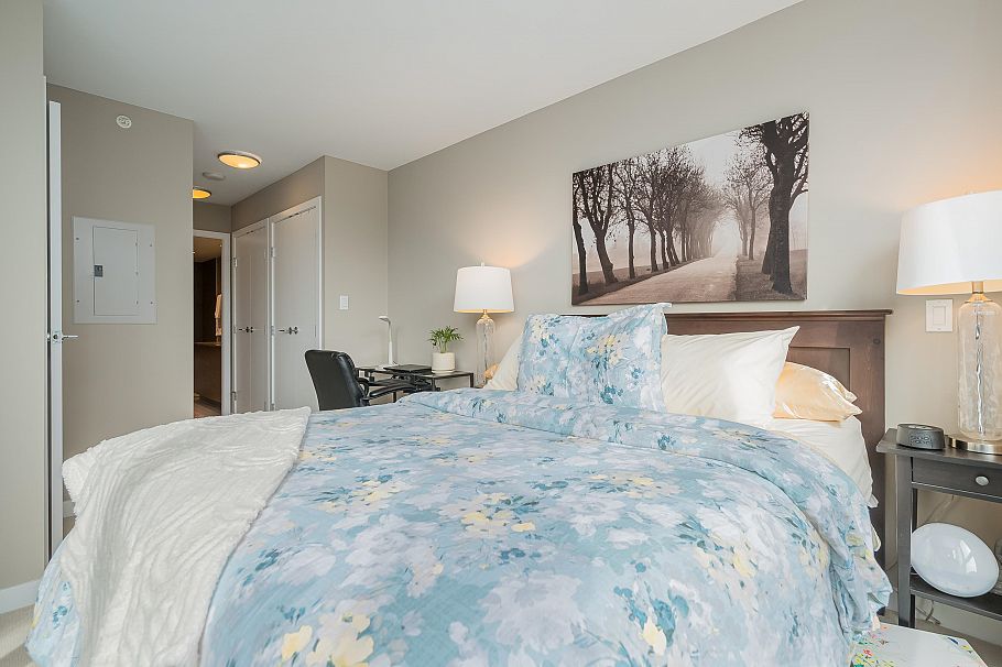 319 135 E 17th Street North Vancouver, BC - 19