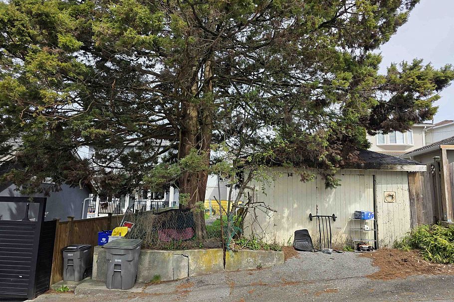 2530 7th Avenue Vancouver, BC - 11