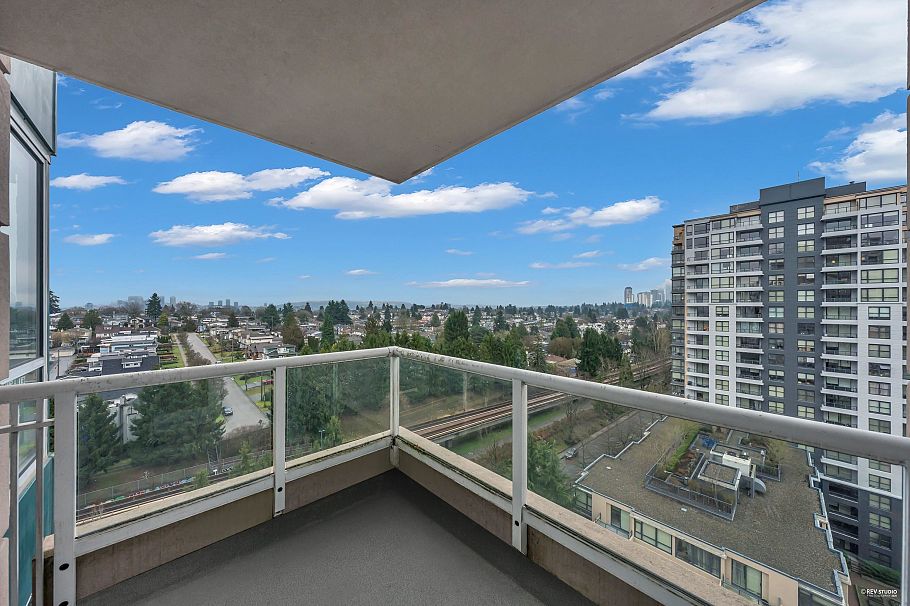 1408 5189 Gaston Street Vancouver, BC - 3