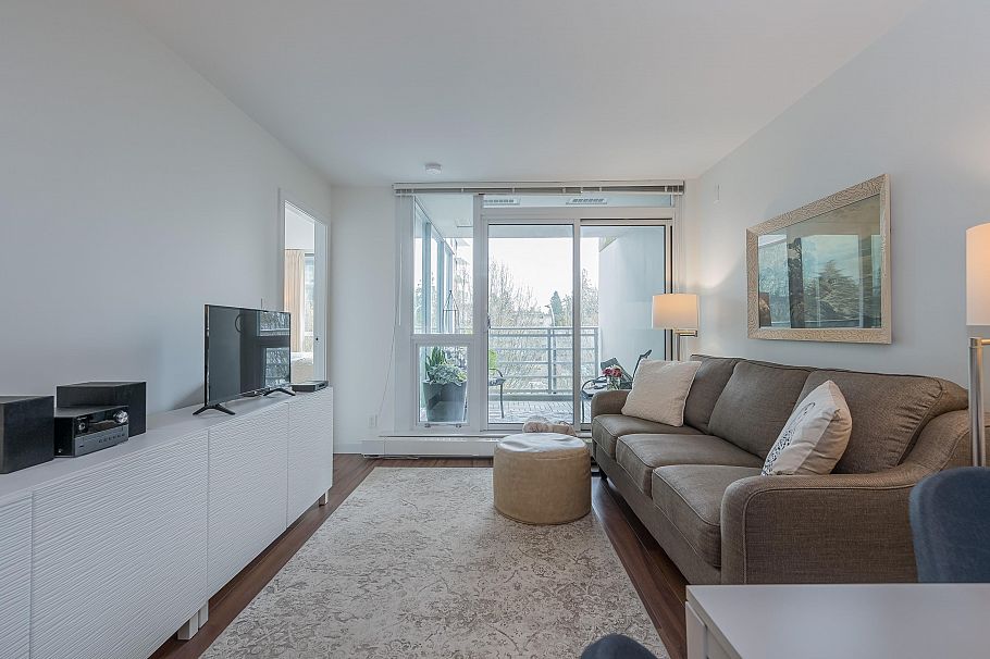 319 135 E 17th Street North Vancouver, BC - 12