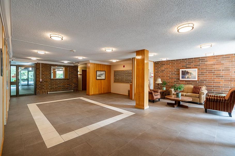 511 2101 Mcmullen Avenue Vancouver, BC - 5