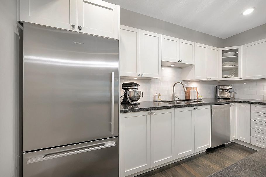 796 W 15th Avenue Vancouver, BC - 8