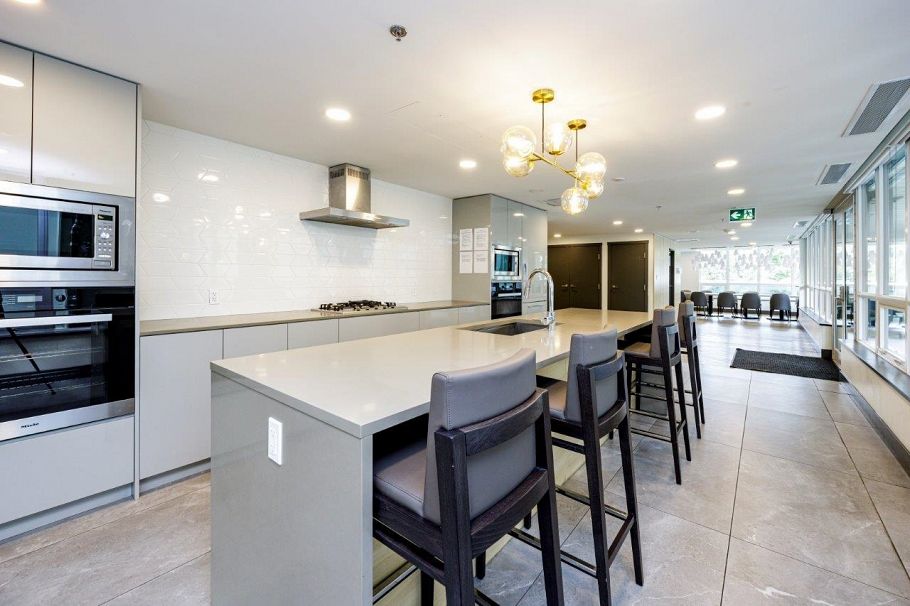 1008 1632 Lions Gate Lane North Vancouver, BC - 17