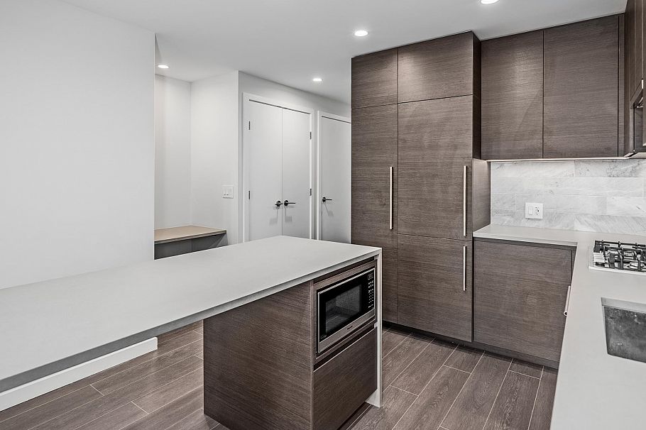 2009 4168 Lougheed Highway Burnaby, BC - 19