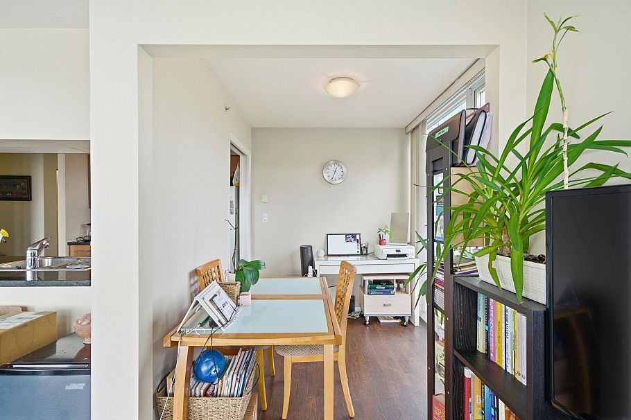 1808 193 Aquarius Mews Vancouver, BC - 17