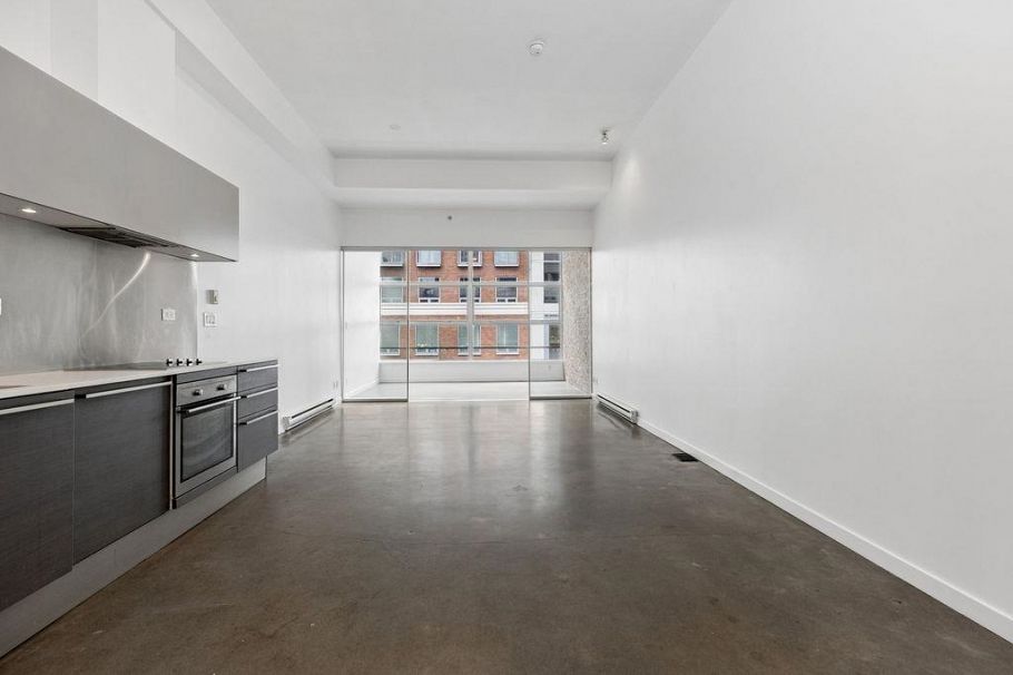 310 53 W Hastings Street Vancouver, BC - 2