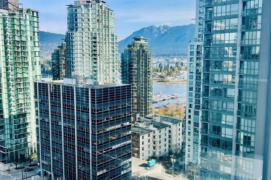 1808 1200 W Georgia Street Vancouver, BC - 1