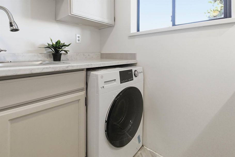 303 1296 W 70th Avenue Vancouver, BC - 11