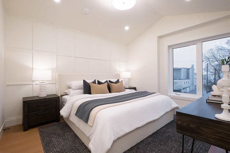 2 2667 E Pender Street Vancouver, BC - 20