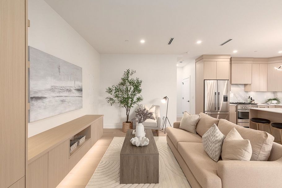 1 3506 E Pender Street Vancouver, BC - 5