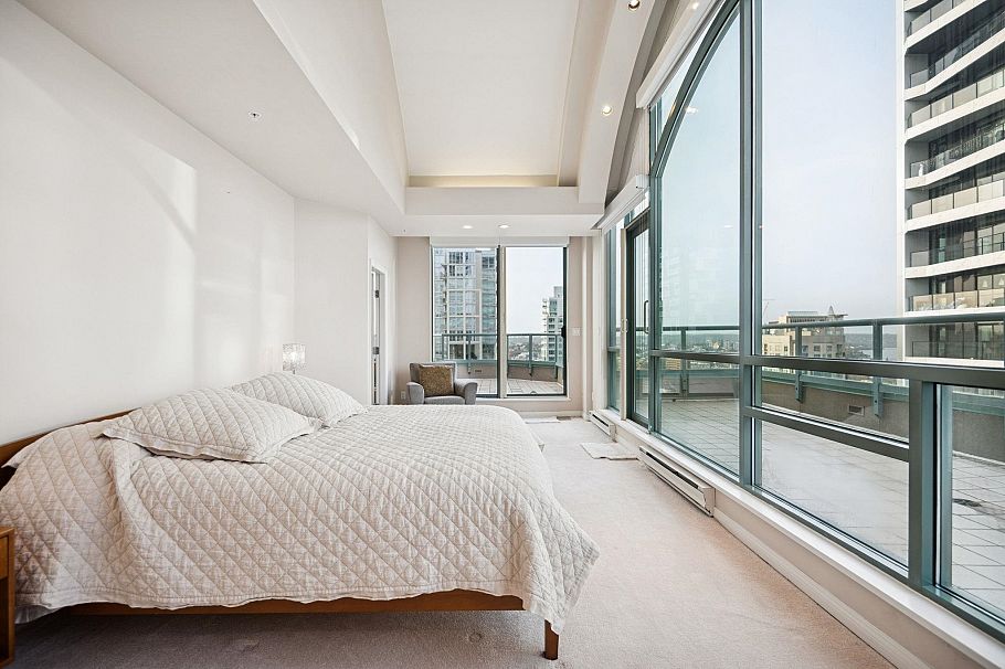 PH 3-4 1383 Howe Street Vancouver, BC - 15