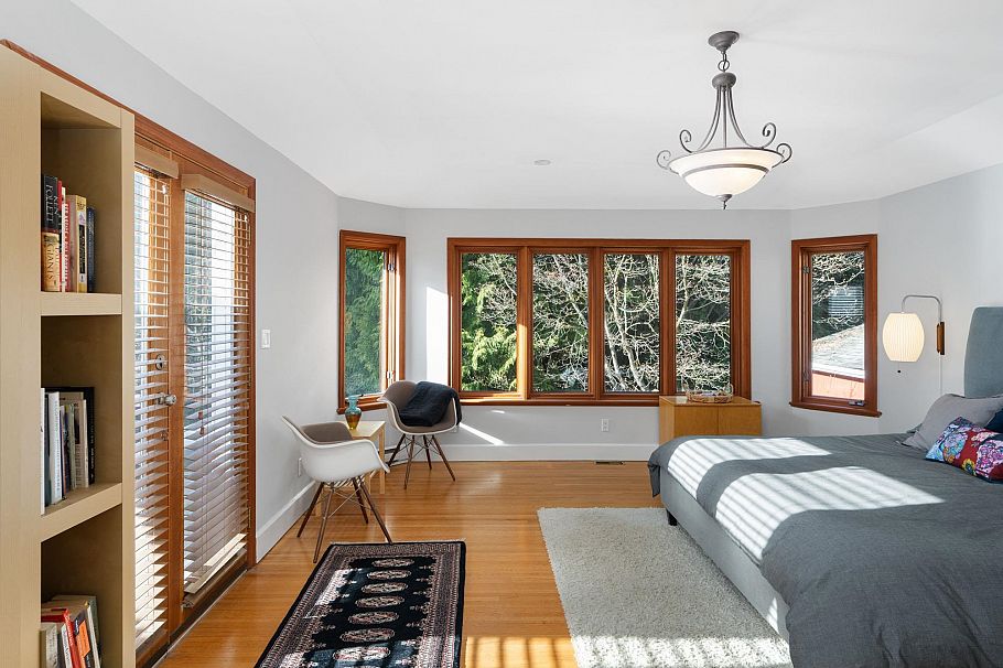 956 Belvista Crescent North Vancouver, BC - 18