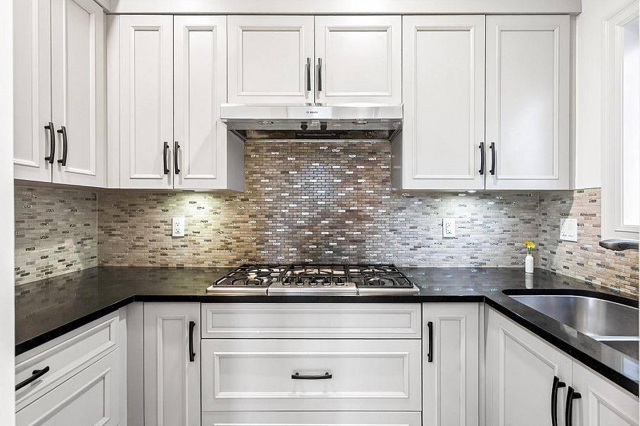 3715 W 22nd Avenue Vancouver, BC - 9