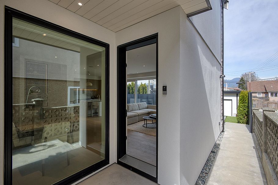 2 2425 Kitchener Street Vancouver, BC - 6