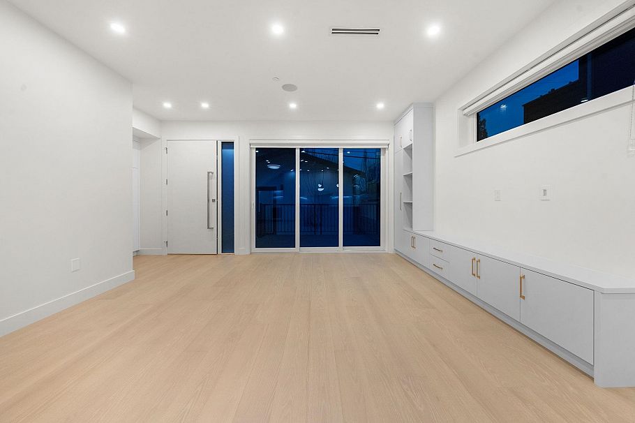2 1582 E 2nd Avenue Vancouver, BC - 14