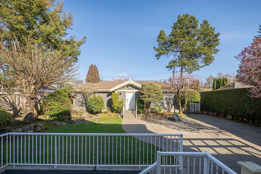 5850 Cartier Street Vancouver, BC - 40