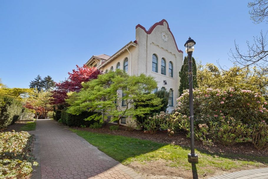 20 3428 Adanac Street Vancouver, BC - 37