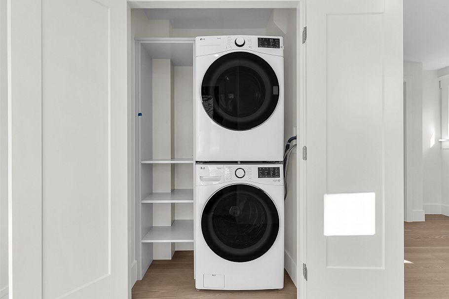 2566 W 2nd Avenue Vancouver, BC - 28