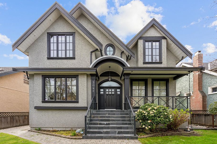 3042 W 33rd Avenue Vancouver, BC - 1