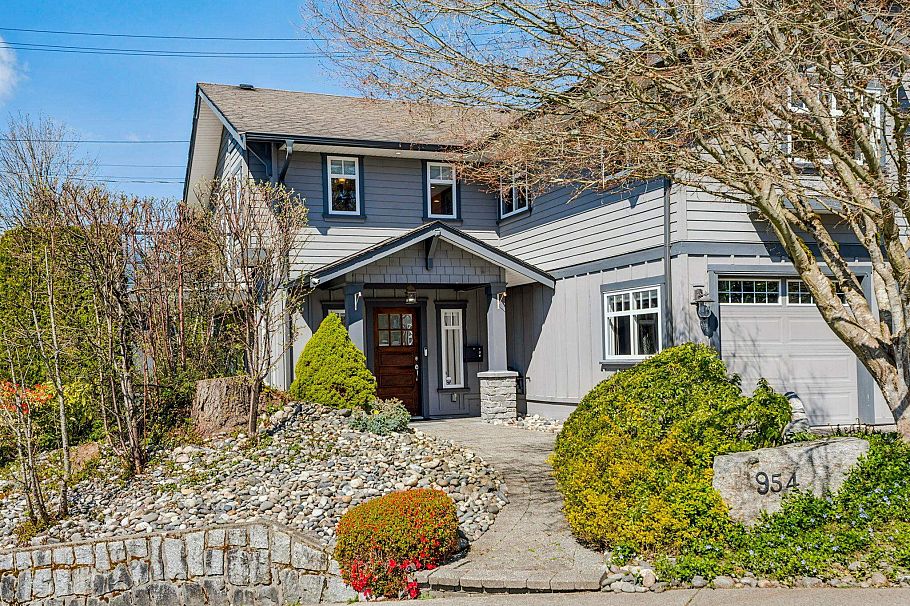 954 Tudor Avenue North Vancouver, BC - 2