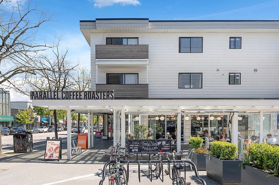 3537 W 5th Avenue Vancouver, BC - 25