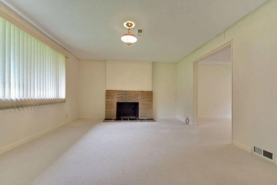 1025 Clements Avenue North Vancouver, BC - 6