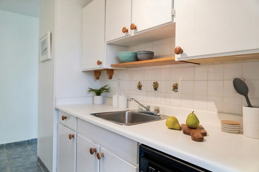 503 1740 Comox Street Vancouver, BC - 10