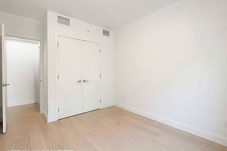 101 7128 Adera Street Vancouver, BC - 12