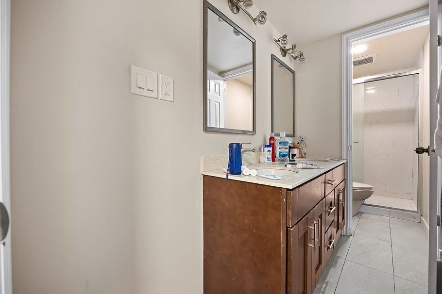 3848 W 38th Avenue Vancouver, BC - 27